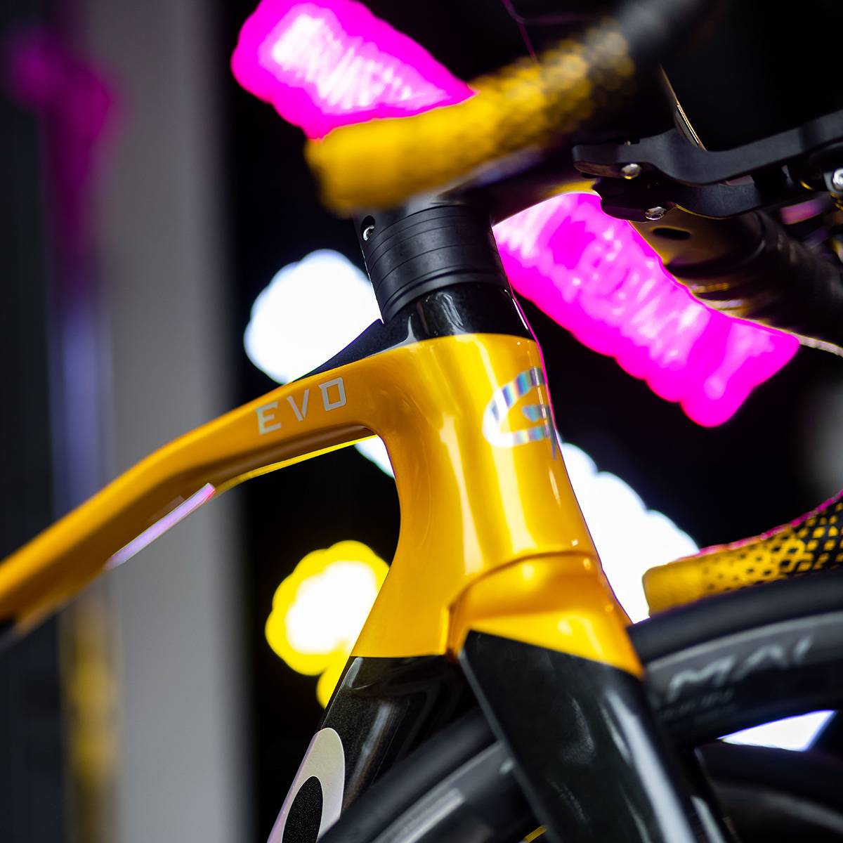 GUSTO 2023 DURO EVO SPORT AERO BIKE