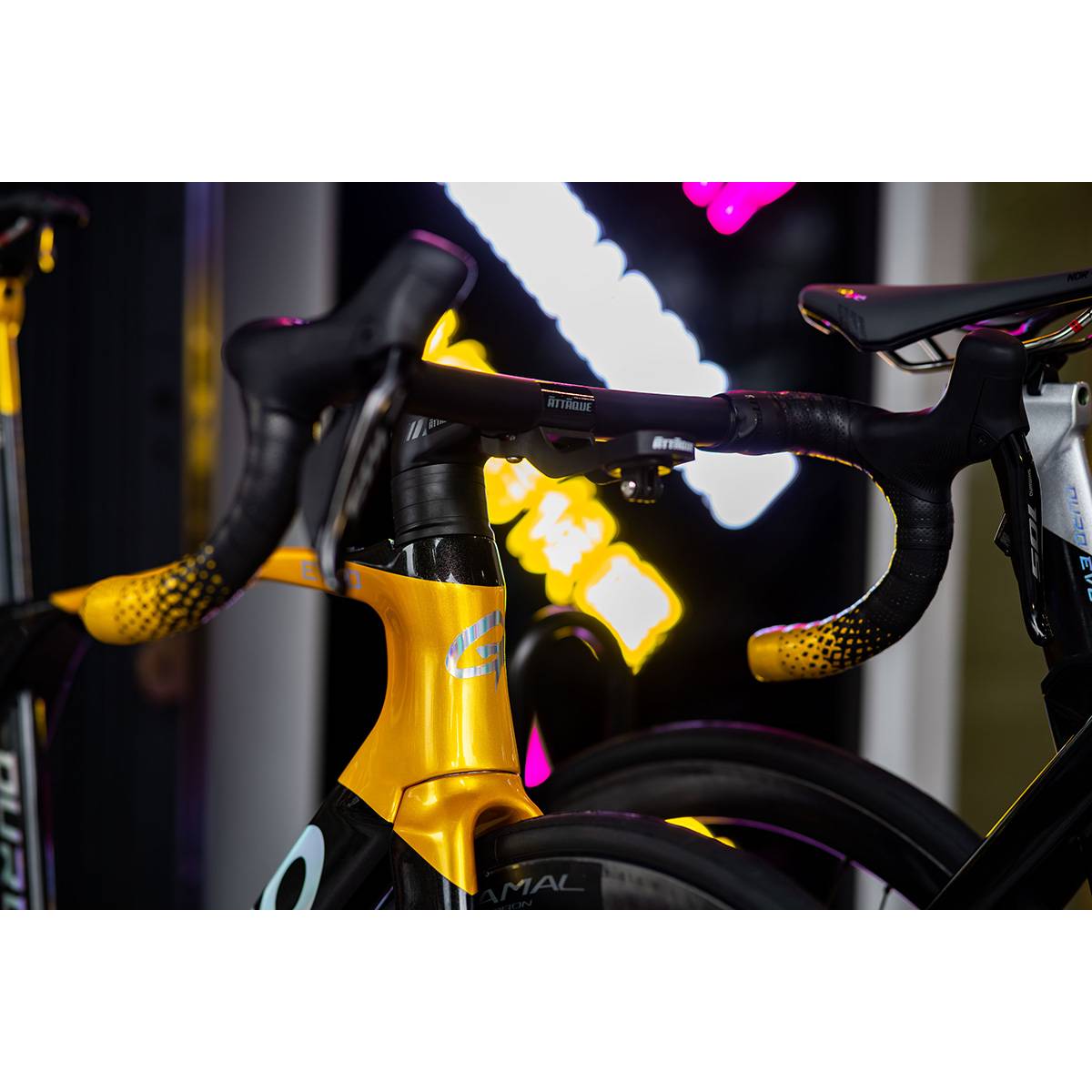 GUSTO 2023 DURO EVO SPORT TEAM LIMITED AERO BIKE