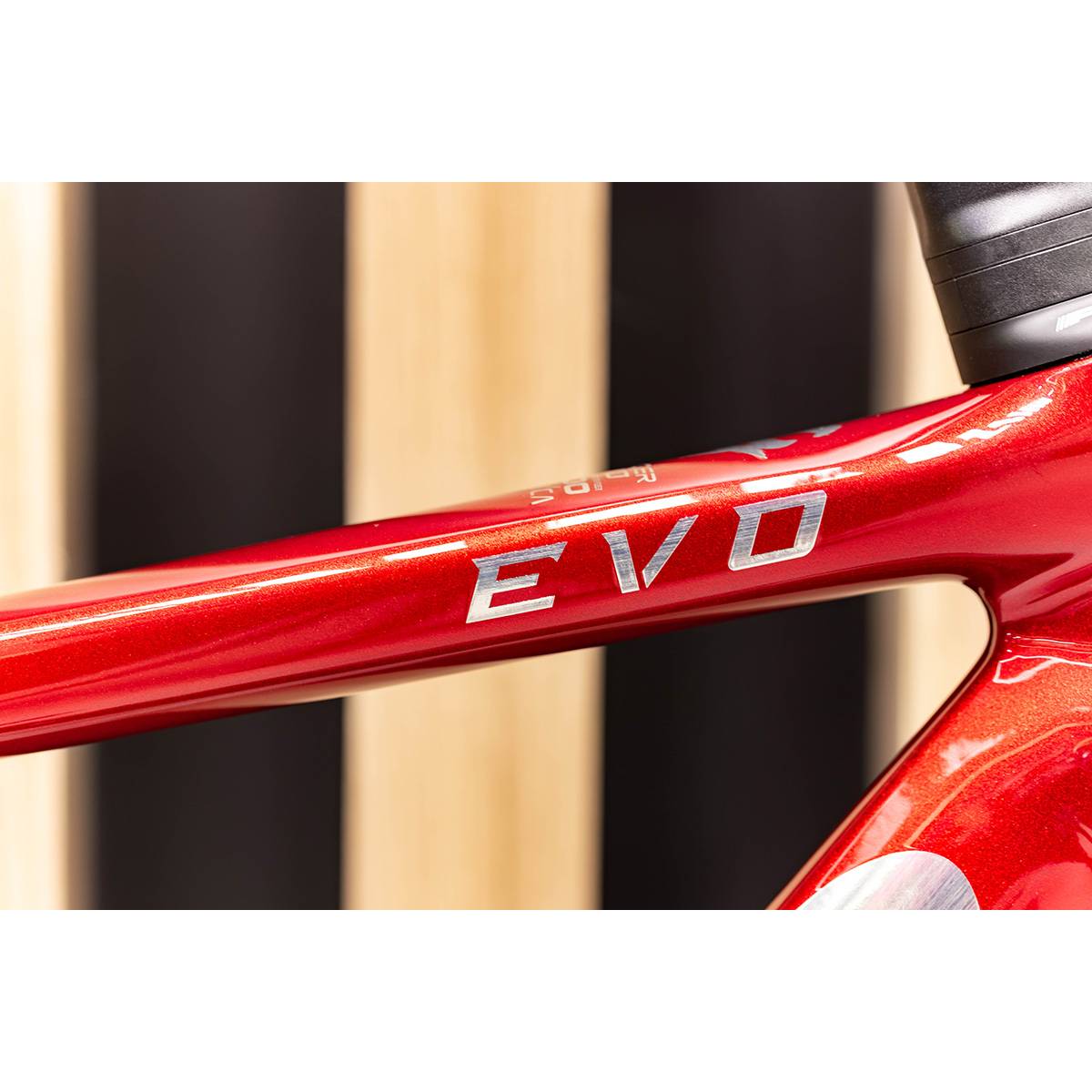 GUSTO RANGER EVO SPORT Team Limited 105 Di2 12-Speed All Rounder