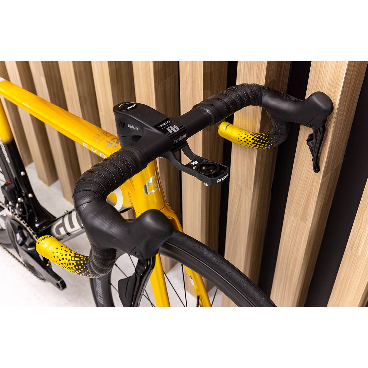 GUSTO RANGER EVO SPORT Legend 105 Di2 12-Speed All Rounder Road Bike